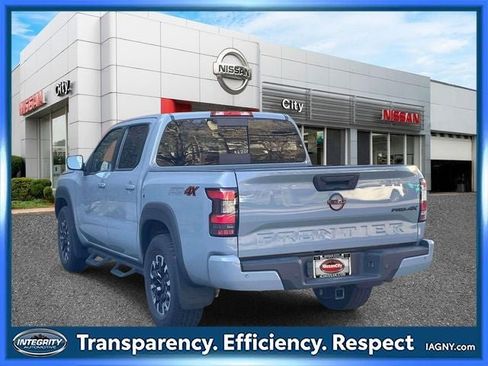 Used 2023 Nissan Frontier PRO-4X w/ Technology Package AWD/4WD image 8