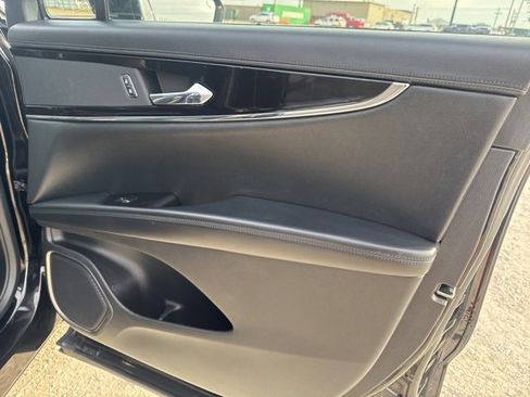 Used 2022 Lincoln Nautilus FWD w/ Premium Package image 20