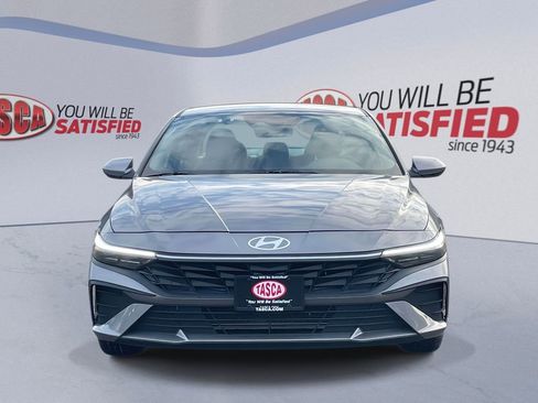 Certified 2024 Hyundai Elantra SEL image 2