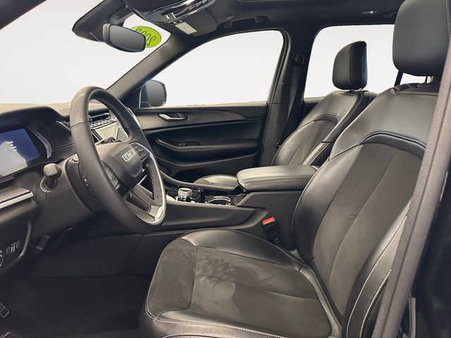 Used 2023 Jeep Grand Cherokee Altitude AWD/4WD image 9