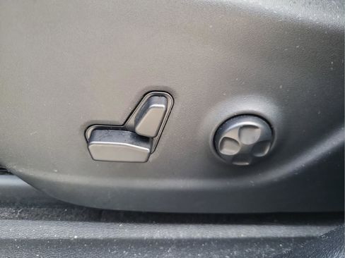 Used 2019 Jeep Cherokee Limited image 14