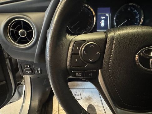 Used 2019 Toyota Corolla SE FWD image 11