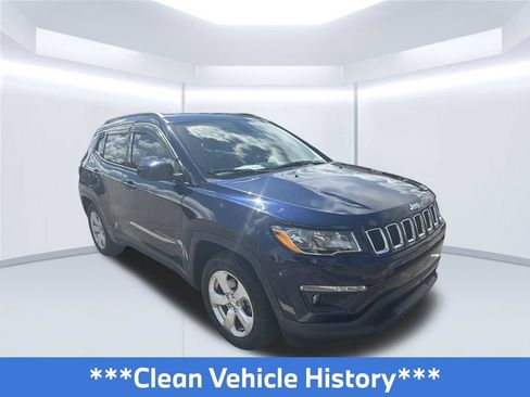 Used 2019 Jeep Compass Latitude w/ Popular Equipment Group FWD image 2
