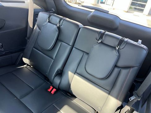 Used 2025 Ford Explorer ST-Line image 21