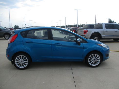 Used 2014 Ford Fiesta SE w/ Equipment Group 201A FWD image 6