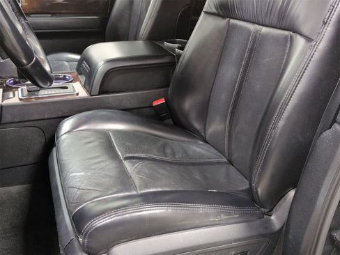 Used 2017 Lincoln Navigator L Select image 16