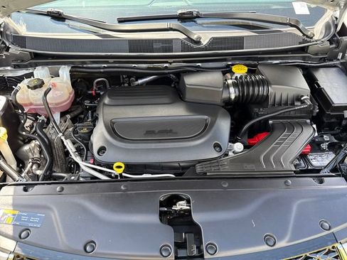 Used 2024 Chrysler Pacifica Touring-L FWD image 28