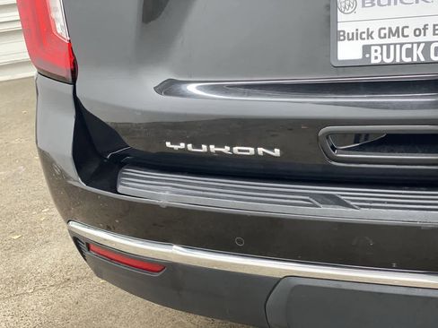 Used 2023 GMC Yukon SLT image 10
