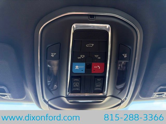 Used 2024 Jeep Grand Cherokee Altitude AWD/4WD image 19