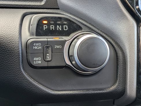 Used 2024 RAM 2500 Big Horn w/ Safety Group image 25