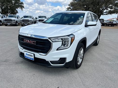 Used 2024 GMC Terrain SLE FWD image 10