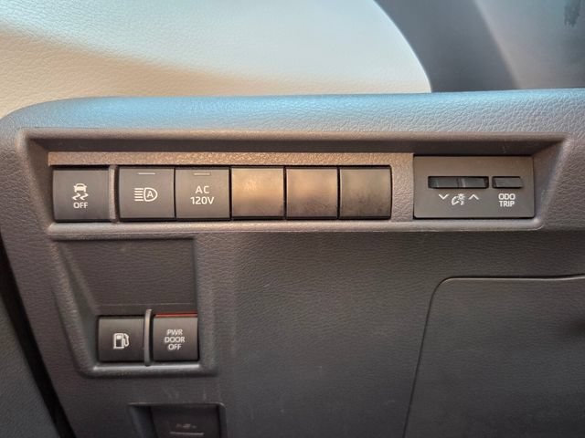 Used 2023 Toyota Sienna XSE w/ XSE Plus Package AWD/4WD image 19