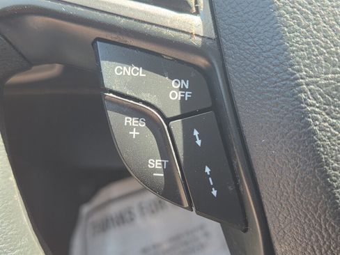 Used 2019 Ford Fusion SE FWD image 21