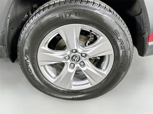 Certified 2025 Toyota RAV4 XLE image 28