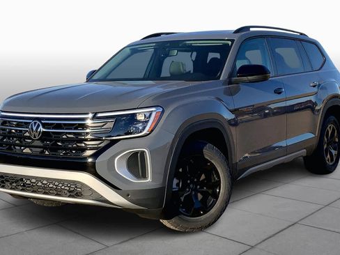 New 2026 Volkswagen Atlas Peak Edition AWD/4WD image 1