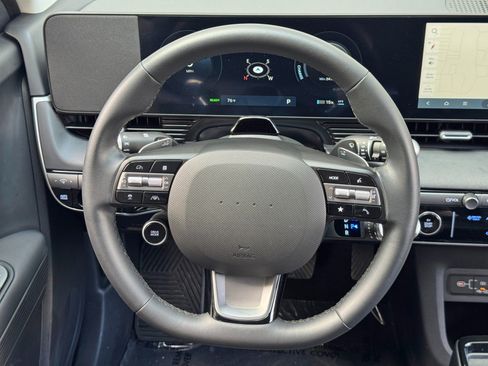 Used 2025 Hyundai Ioniq 5 SE RWD image 17