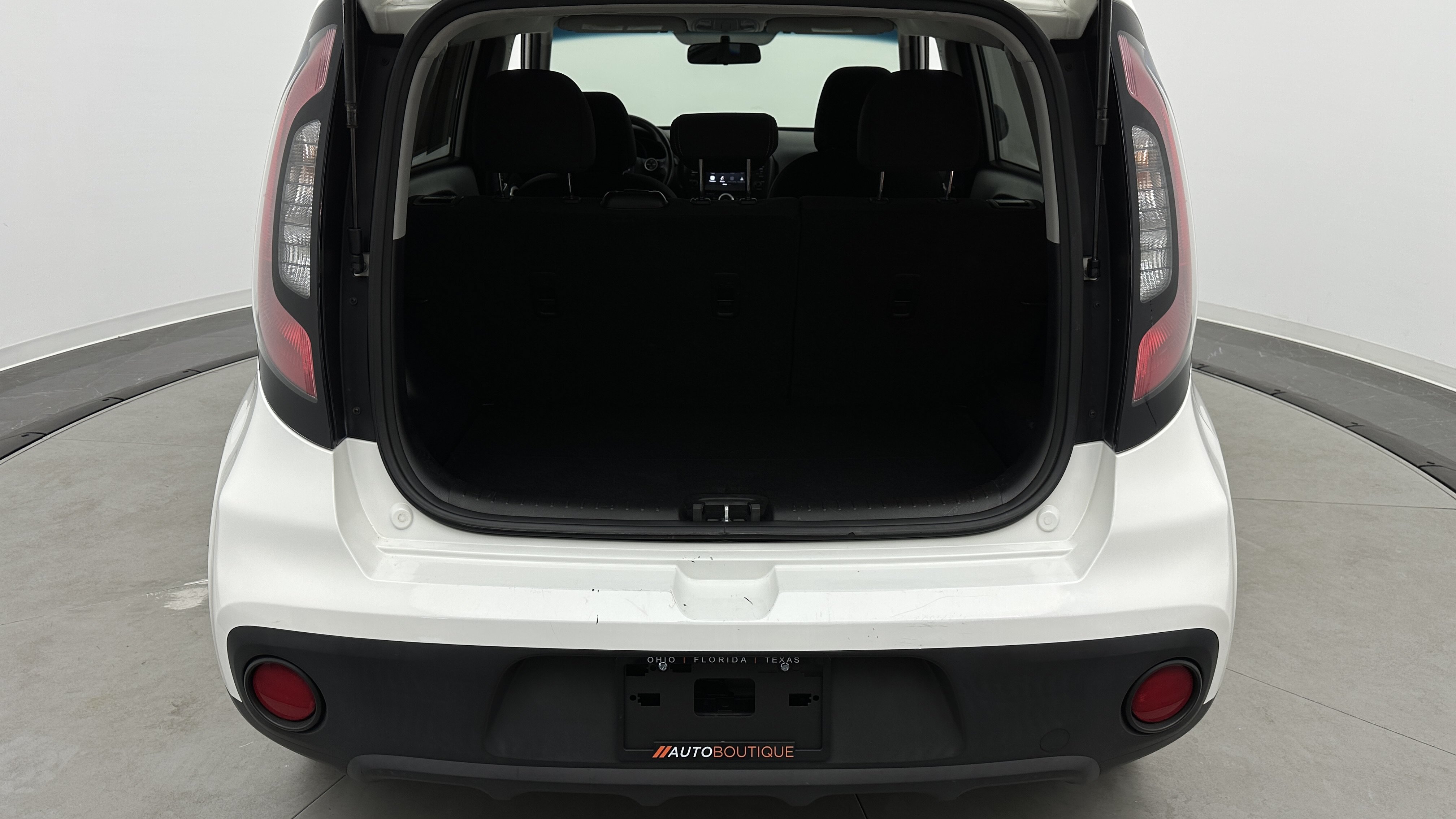 Used 2018 Kia Soul w/ Option Group 020 FWD image 29