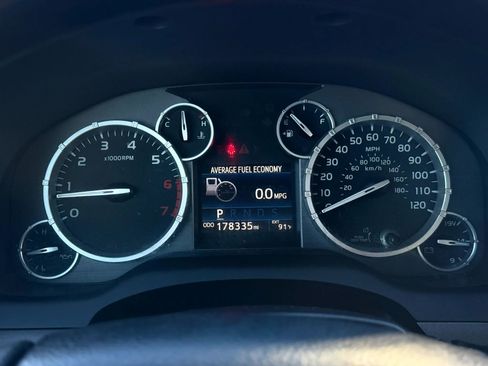Used 2017 Toyota Tundra SR5 w/ SR5 Upgrade Package AWD/4WD image 16