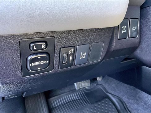 Used 2016 Toyota RAV4 Limited AWD/4WD image 66