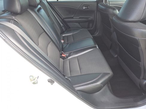 Used 2017 Honda Accord Sport image 18