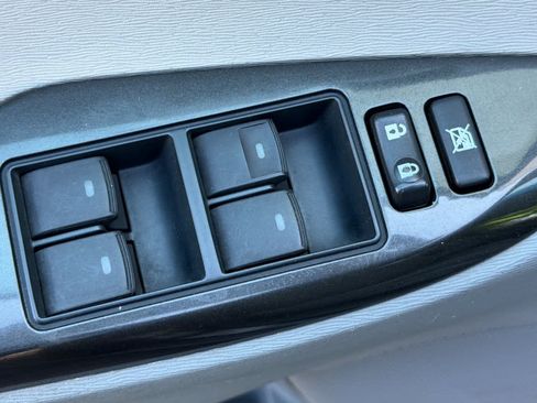 Used 2013 Toyota Sienna LE FWD image 15