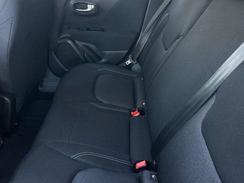 Used 2020 Jeep Renegade Sport image 12