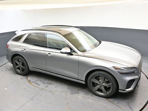 Used 2025 Genesis GV70 2.5T w/ Sport Prestige Package image 42