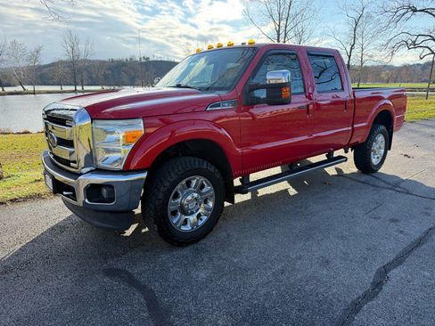 Used 2015 Ford F350 Lariat image 3