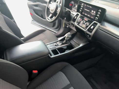 Used 2023 Kia Sorento LX image 28