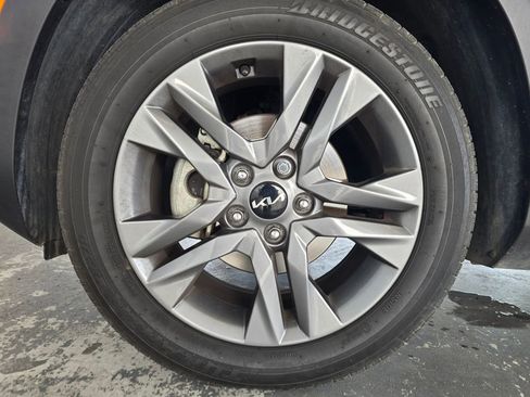 Used 2023 Kia Seltos S FWD image 32