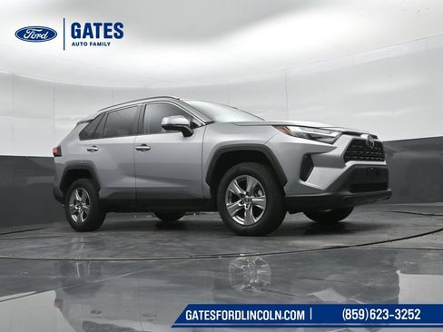 Used 2025 Toyota RAV4 XLE AWD/4WD image 38