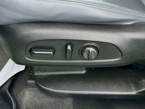 Used 2019 Buick Enclave Premium w/ Experience Buick Package image 19