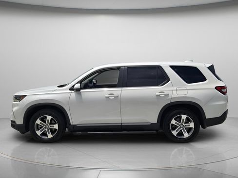 Certified 2024 Honda Pilot EX-L image 4