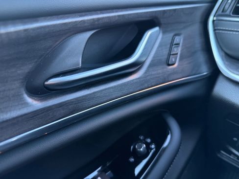 Used 2023 Jeep Grand Cherokee L Overland image 23