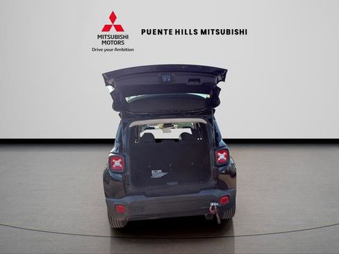 Used 2019 Jeep Renegade Sport w/ UConnect 7.0 Group image 9