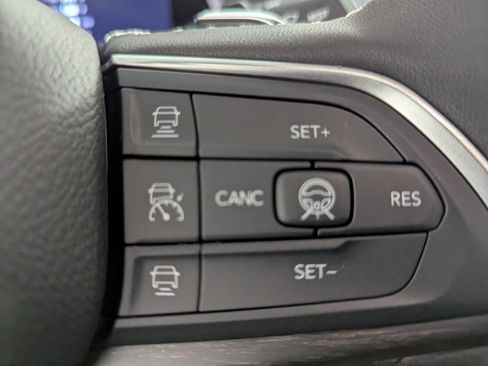 New 2026 Jeep Grand Cherokee Altitude RWD image 17