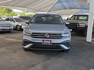 Used 2023 Volkswagen Tiguan SE w/ Panoramic Sunroof Package FWD video 2
