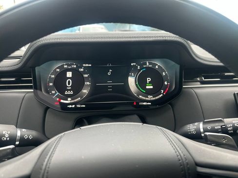 Used 2025 Land Rover Range Rover SE AWD/4WD image 15