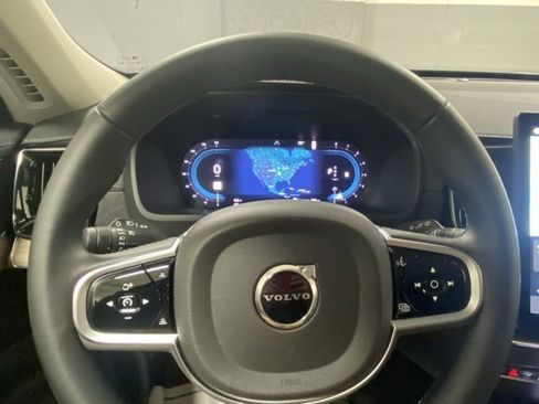 Certified 2025 Volvo XC90 B6 Plus image 15