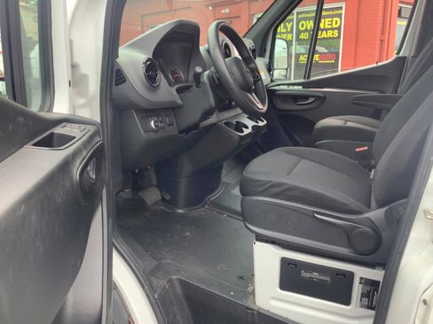 Used 2023 Mercedes-Benz Sprinter 2500 image 8
