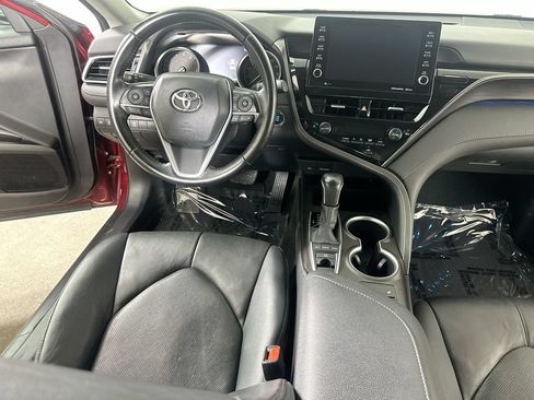Used 2021 Toyota Camry XLE FWD image 19