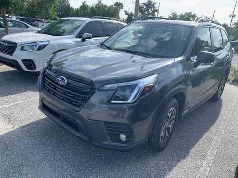 Used 2023 Subaru Forester Premium AWD/4WD image 2
