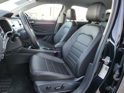 Certified 2024 Volkswagen Jetta SE image 13