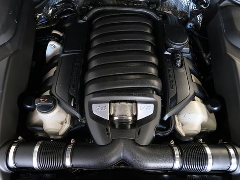 Used 2014 Porsche Cayenne GTS AWD/4WD image 39