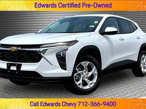 Used 2026 Chevrolet Trax LS w/ LS Convenience Package FWD image 1