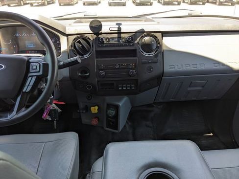 Used 2021 Ford F750 2WD Crew Cab Super Duty image 17
