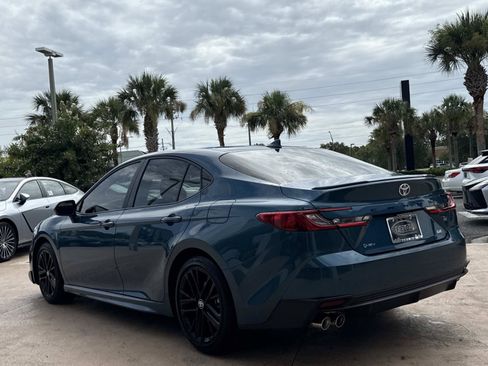 Used 2025 Toyota Camry SE FWD image 6