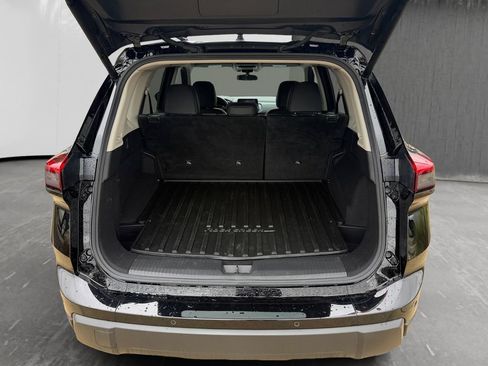 Used 2025 Nissan Rogue SV AWD/4WD image 18