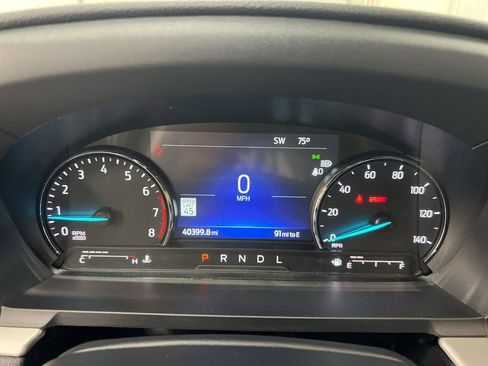 Used 2022 Ford Explorer XLT w/ Equipment Group 202A AWD/4WD image 12