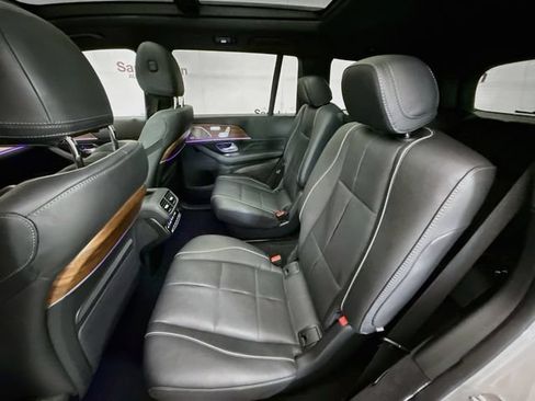 Used 2024 Mercedes-Benz GLS 580 4MATIC image 25
